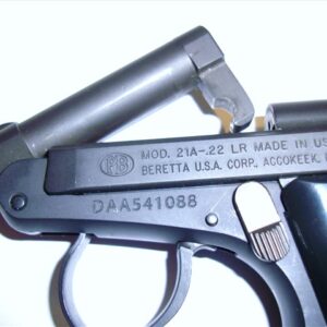 Pistola Beretta 21 bobcat calibre 6.35 8+1 tiros, 3 Carregadores